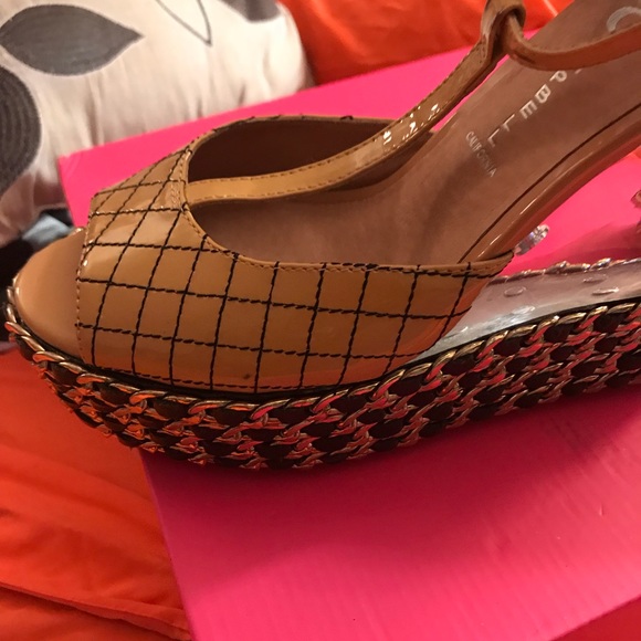 Jeffrey Campbell Carmel/ Black Patient Clear Heels - Picture 5 of 8